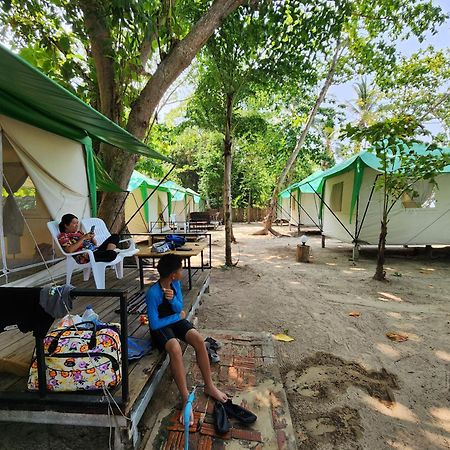 Koh Ngai Camping Restaurant @ Bar Экстерьер фото