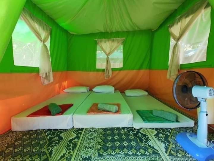 Koh Ngai Camping Restaurant @ Bar Экстерьер фото